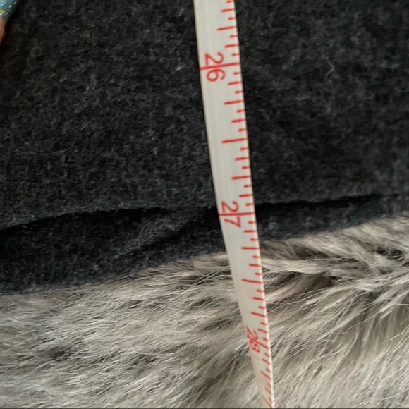 *DONATED* Lou & Grey | Pockets | Women’s Grey Sweater | Size XS - Picture 8 of 8